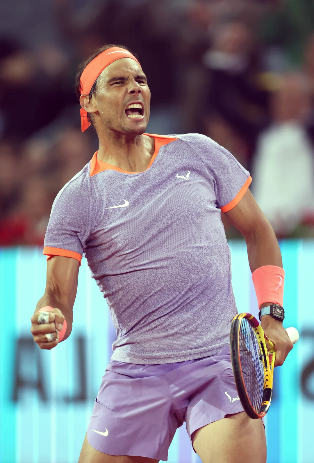 包含网球球员突破自我，表现堪称完美的词条