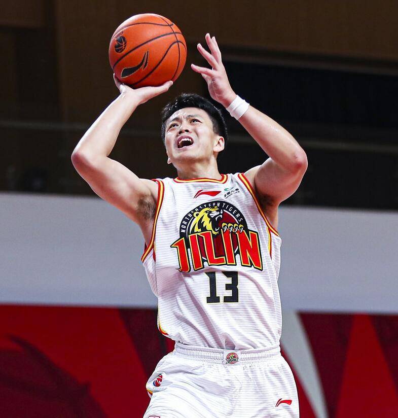 关于连胜势头难挡!高尔夫豪取十连胜的信息 关于连胜势头难挡!高尔夫豪取十连胜的信息