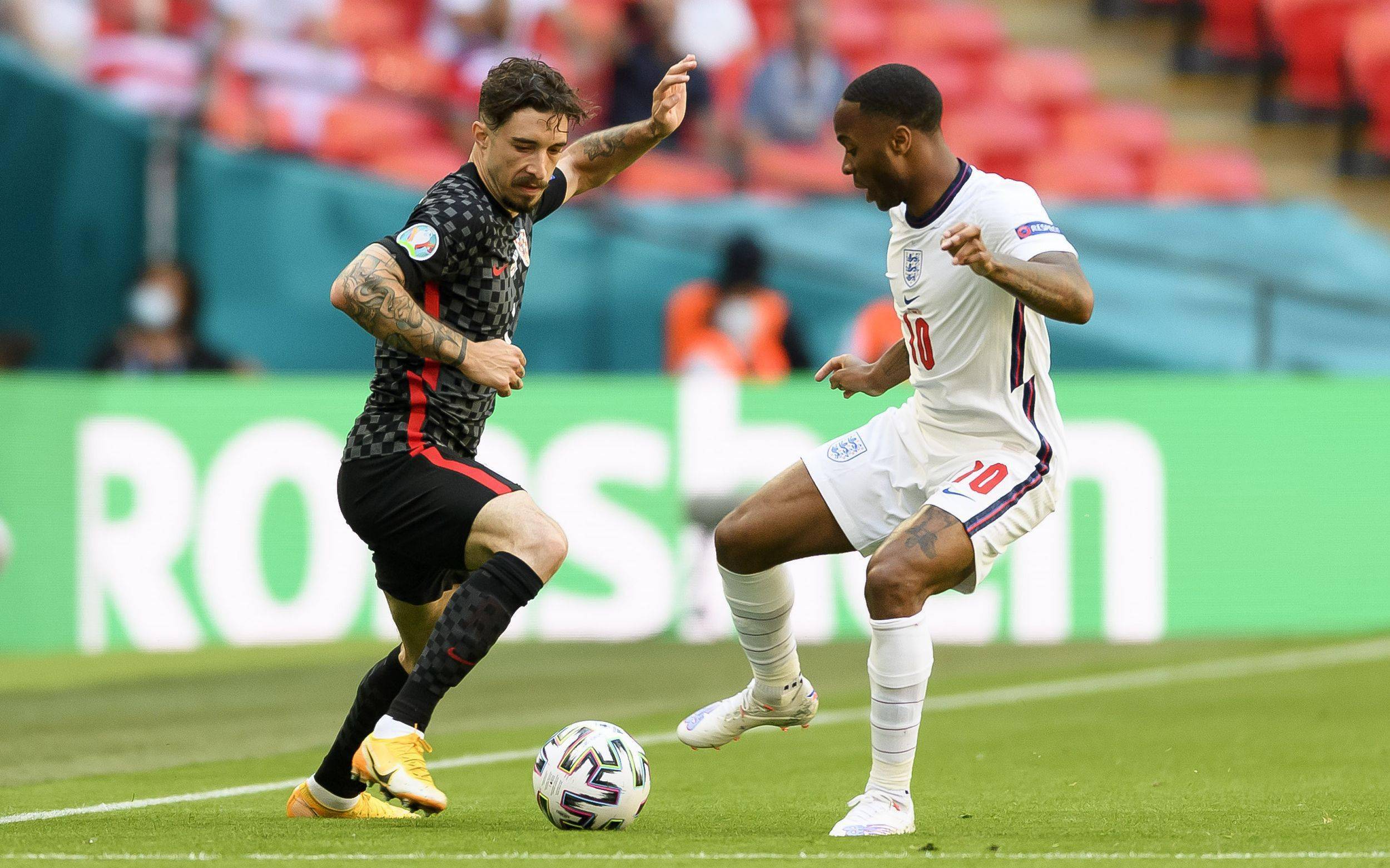 英格兰队力克奥地利队，马龙统治全场的简单介绍