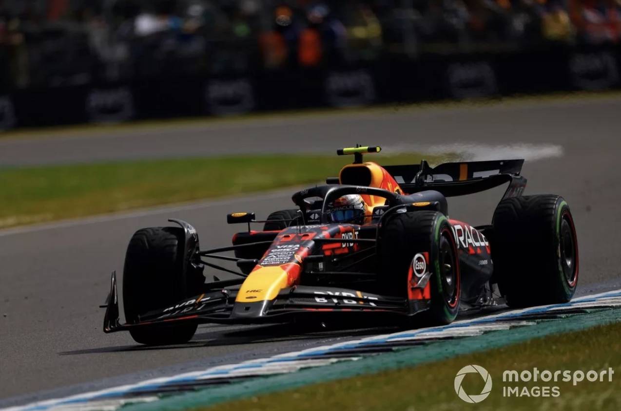 红牛车队鏖战梅赛德斯，佩雷兹高光表现