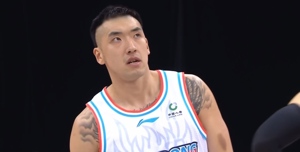 快船轻取深圳队,陶汉林状态火热 快船轻取深圳队,陶汉林状态火热