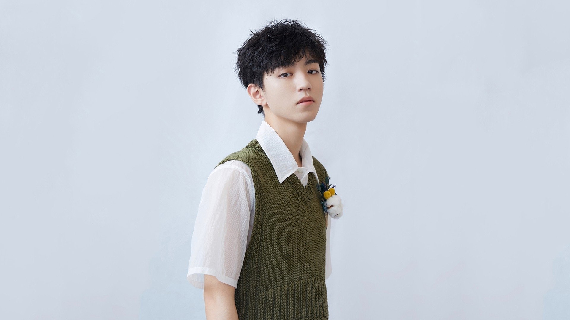 三色旗与黑白格，命运在漏缝中重新加载