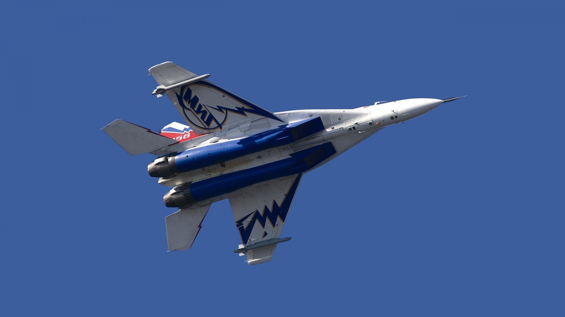 波斯弯刀刺穿红白铁幕,当库尔图瓦的指尖未能成为马竞最后的叹息