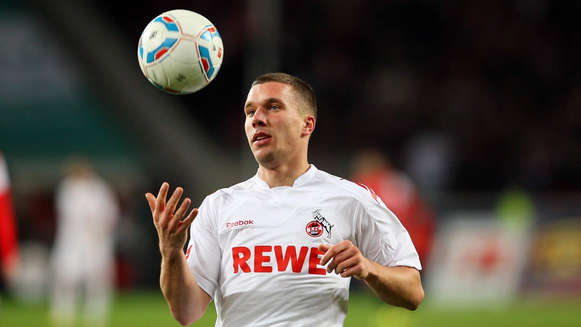 波斯弯刀刺穿红白铁幕,当库尔图瓦的指尖未能成为马竞最后的叹息