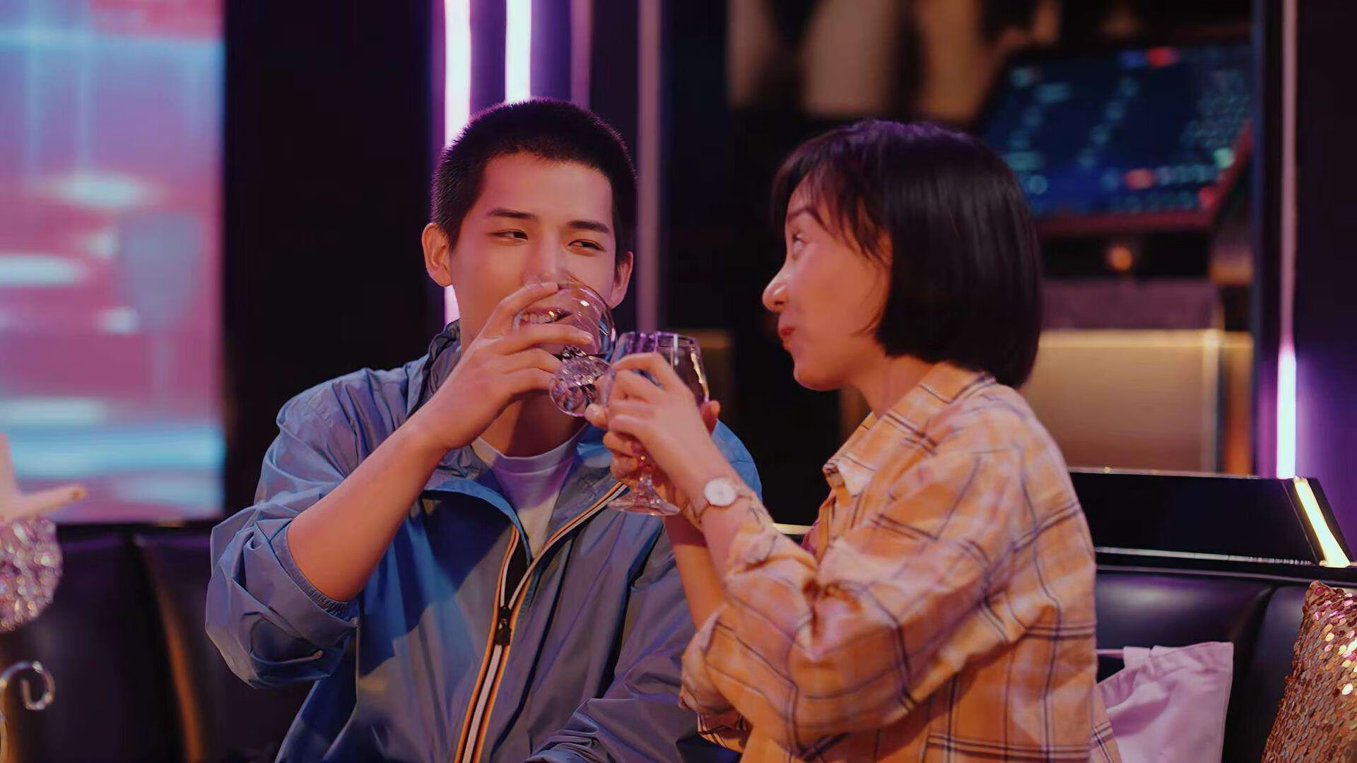 跨界风云，多特蒙德爆冷哥斯达黎加之夜，加克波在F1赛道上演年度争冠奇迹